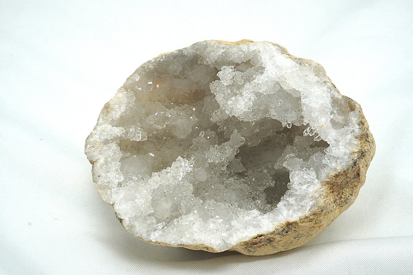 DEMIE GEODE CRISTAL DE ROCHE 9 CM