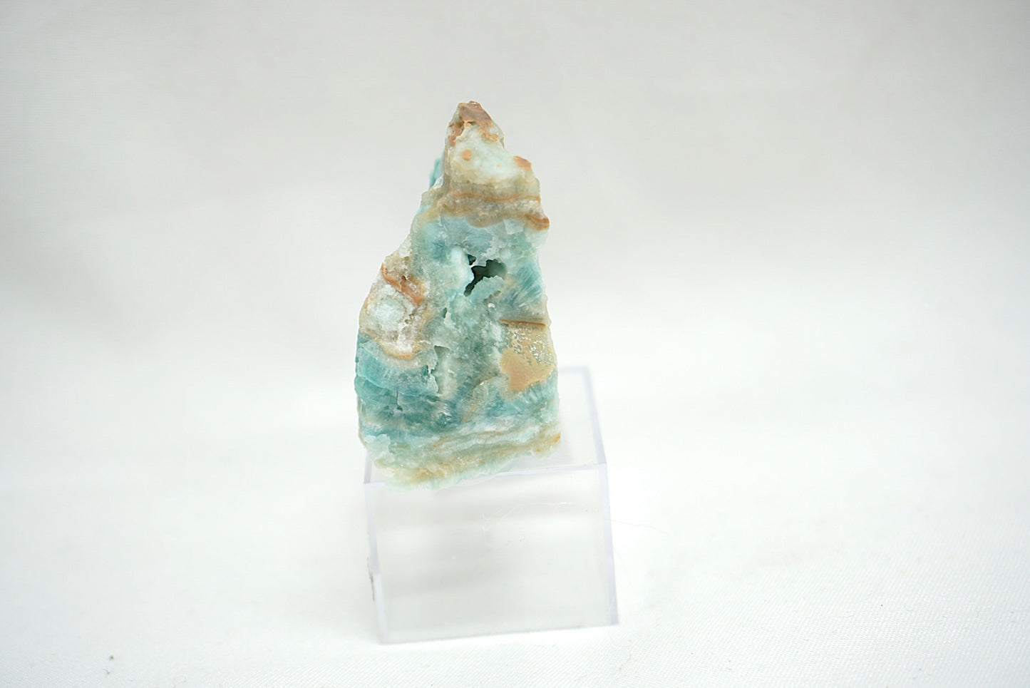 BRUT ARAGONITE BLEUE SUR SOCLE
