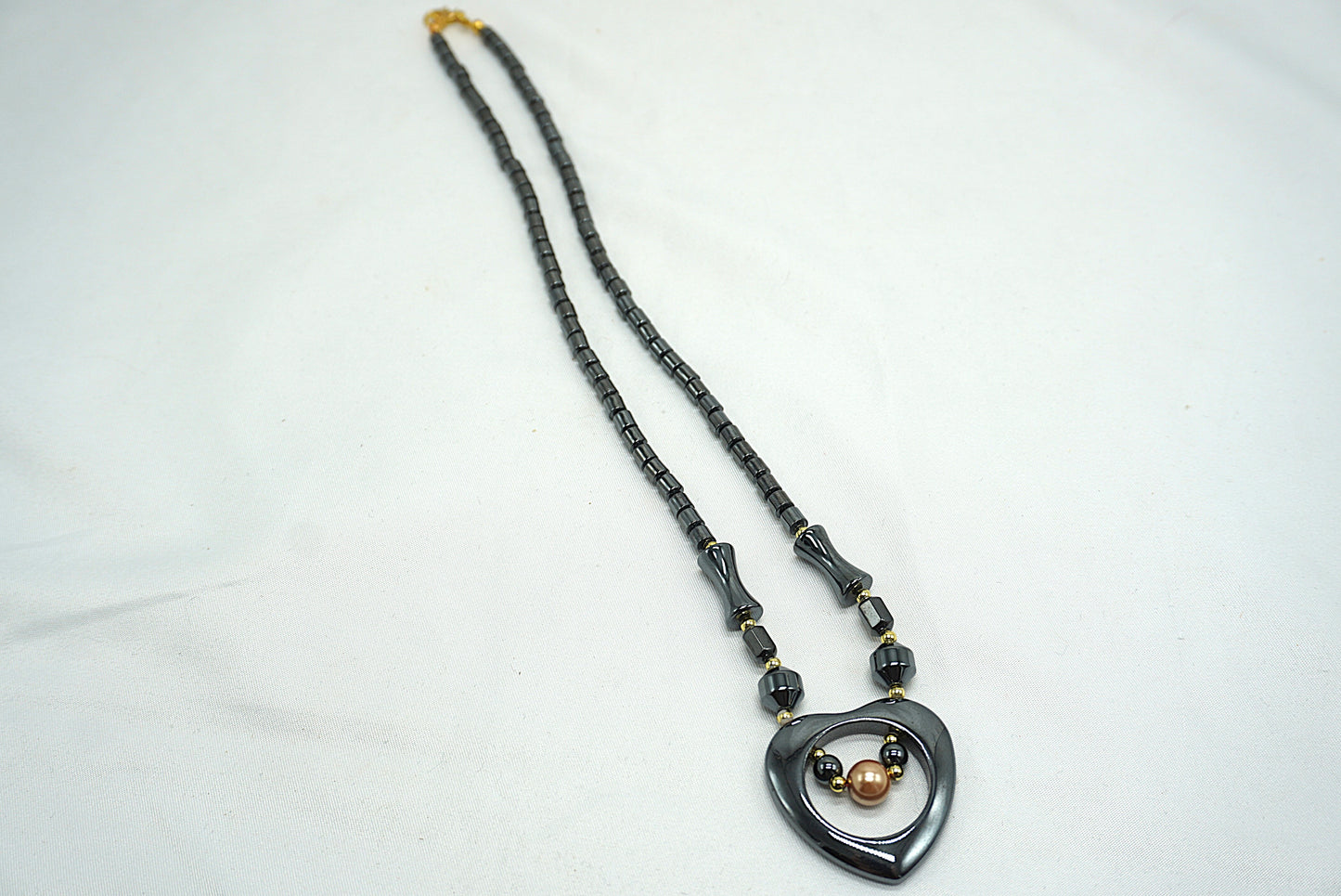 COLLIER COEUR HEMATITE