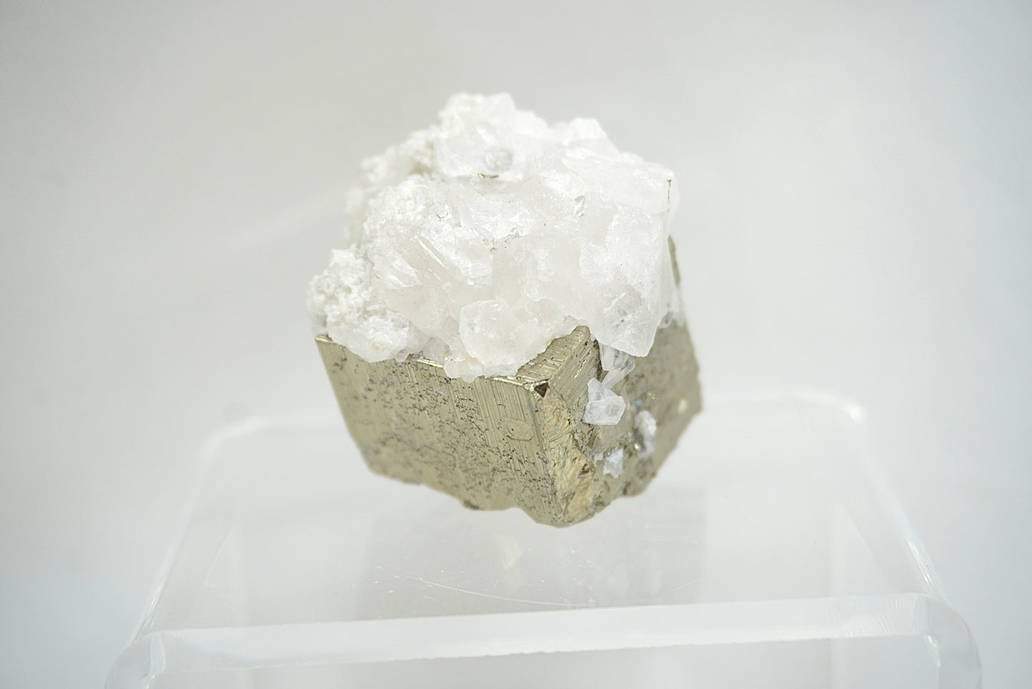 PYRITE ET APATITE BLANCHE (78 grammes)