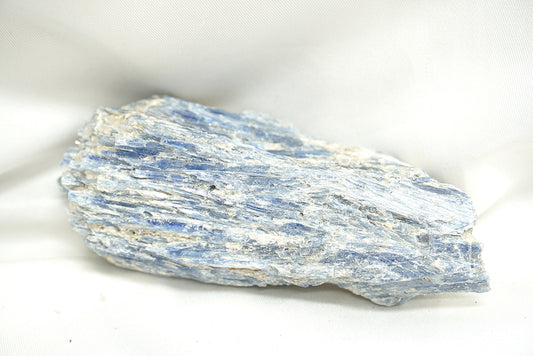 CYANITE BLEUE BRUT (180 grammes)