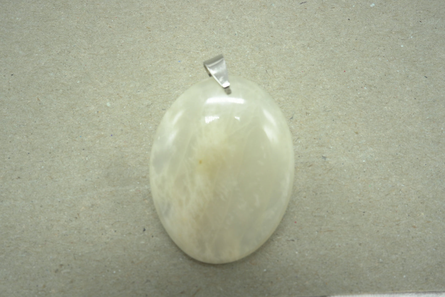 PENDENTIF OVALE PIERRE DE LUNE BEIGE
