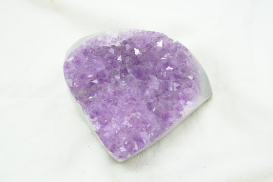 GEODINOS AGATE AVEC CRISTAUX D'AMETHYSTE (490 grammes)