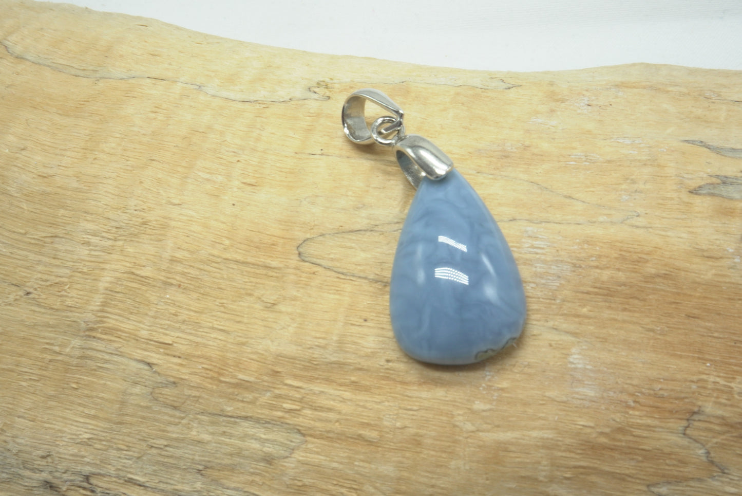 PENDENTIF OPALE BLEUE (Bélière argent)