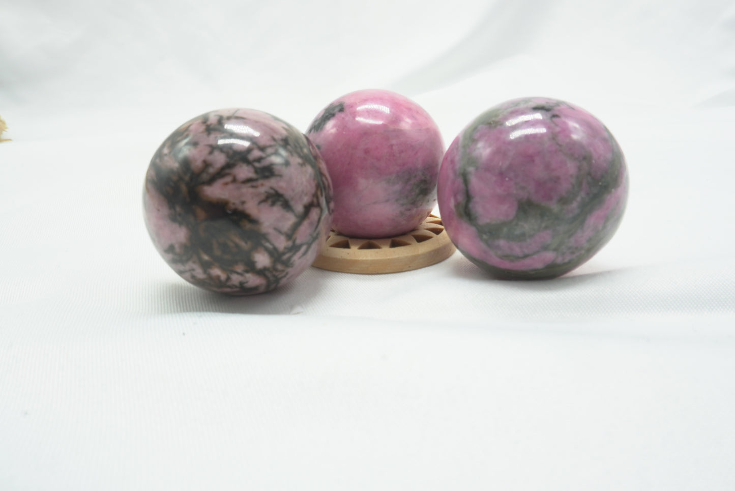 SPHERE RHODONITE 30MM