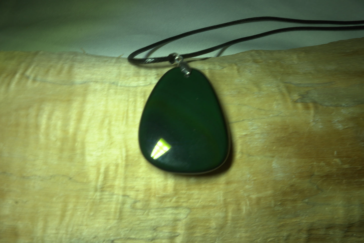PENDENTIF PIERRE PLATE OBSIDIENNE ARC EN CIEL