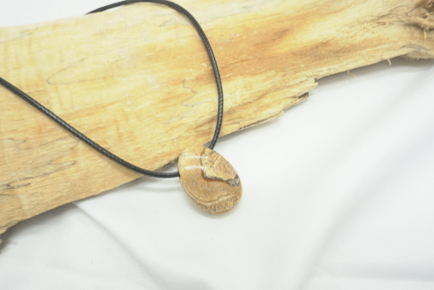 PENDENTIF PIERRE PERCEE JASPE PAYSAGE