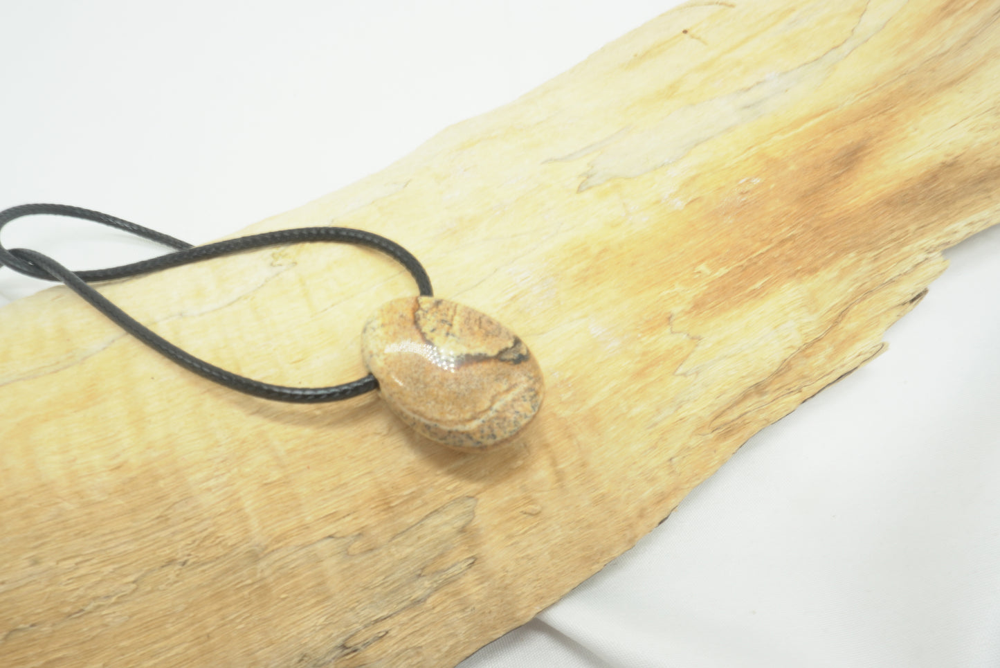 PENDENTIF PIERRE PERCEE JASPE PAYSAGE