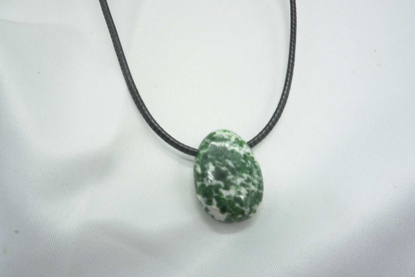 PENDENTIF PIERRE PERCEE AGATE ARBRE