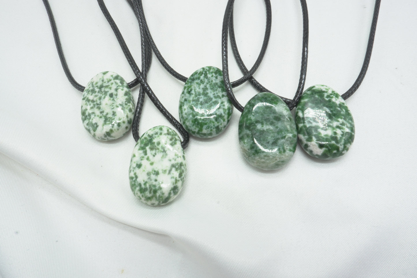 PENDENTIF PIERRE PERCEE AGATE ARBRE