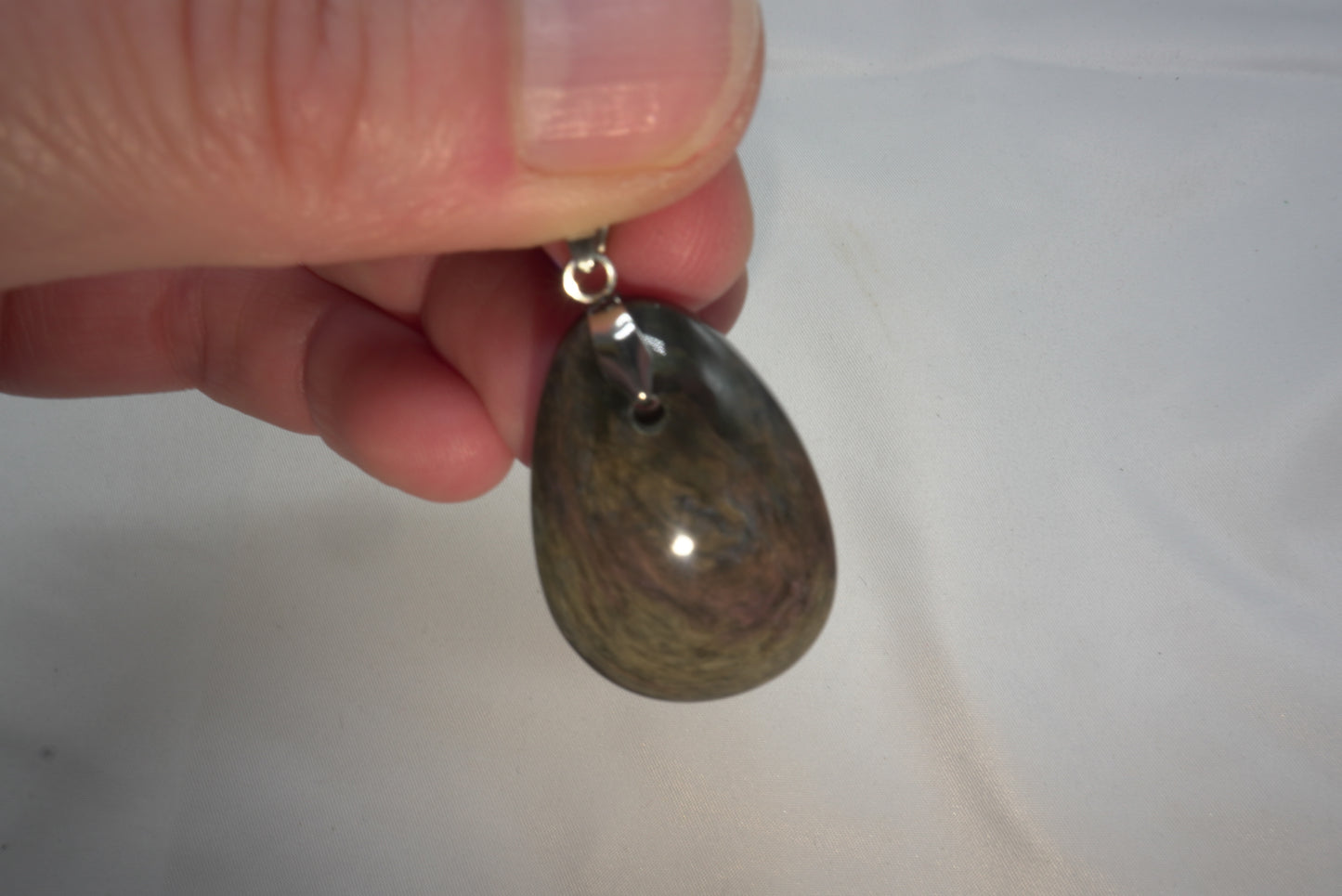 PENDENTIF OBSIDIENNE MANTA HUICHOL