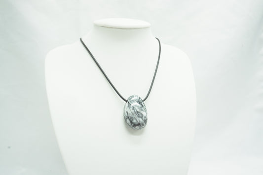 PENDENTIF PIERRE PERCEE PINOLITE