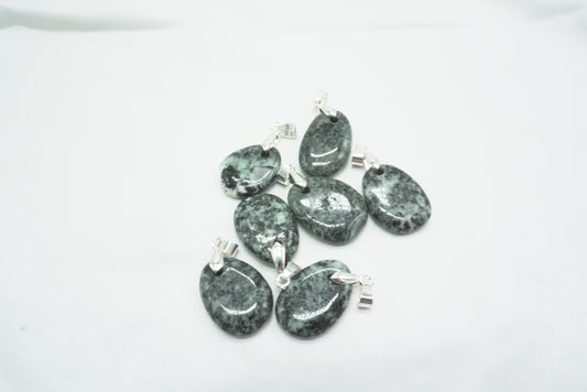 PENDENTIF PIERRE PLATE DIORITE ORBICULAIRE