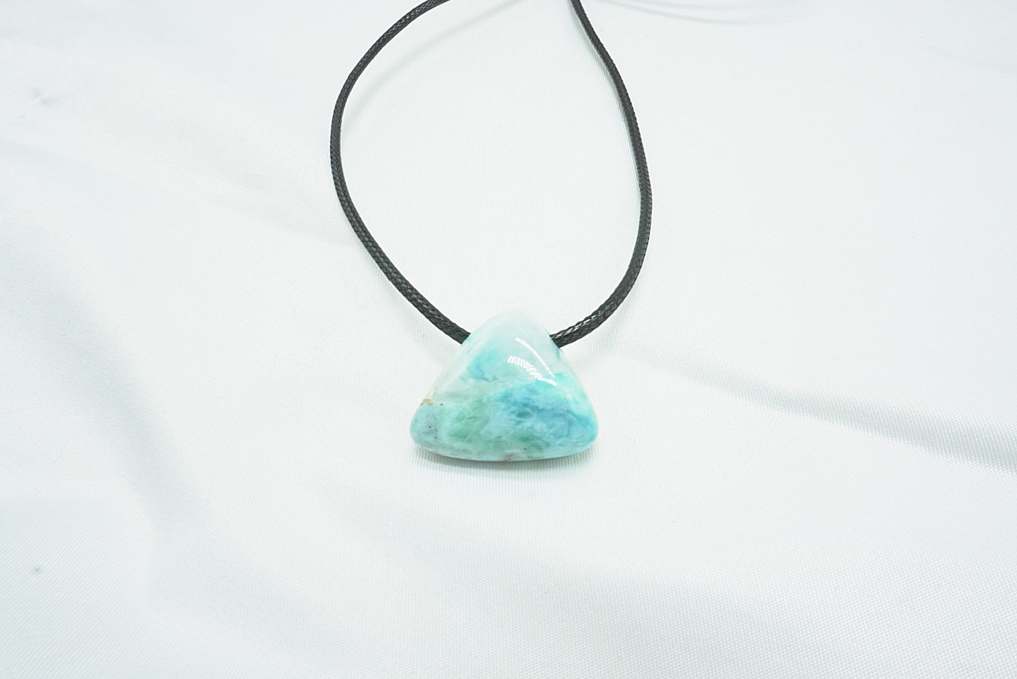 PENDENTIF PIERRE PERCEE LARIMAR