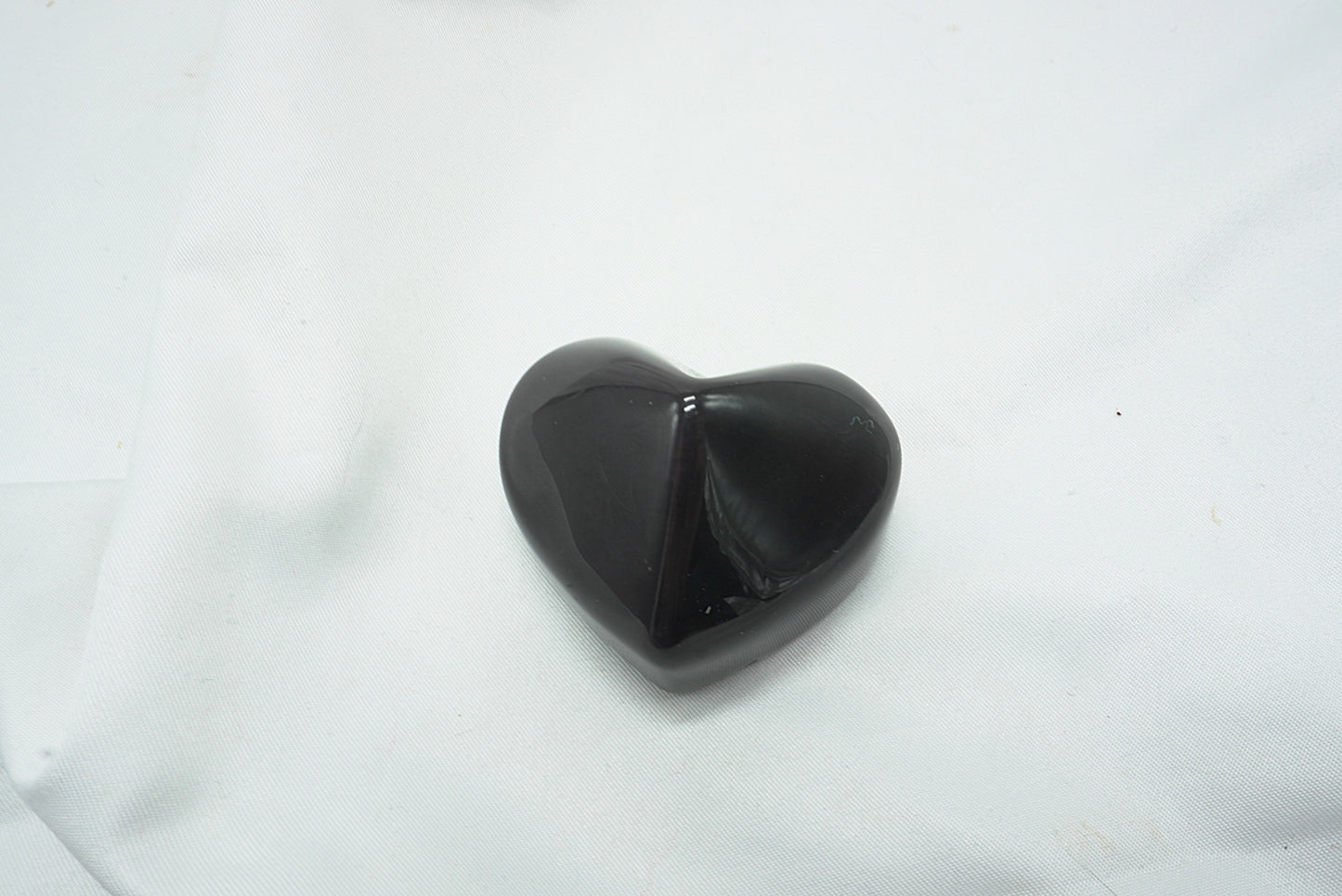 COEUR OBSIDIENNE ARC EN CIEL (91 grammes)