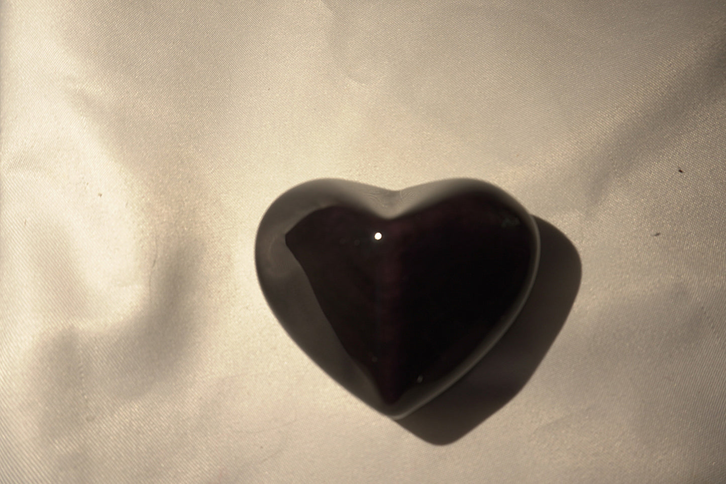 COEUR OBSIDIENNE ARC EN CIEL (91 grammes)