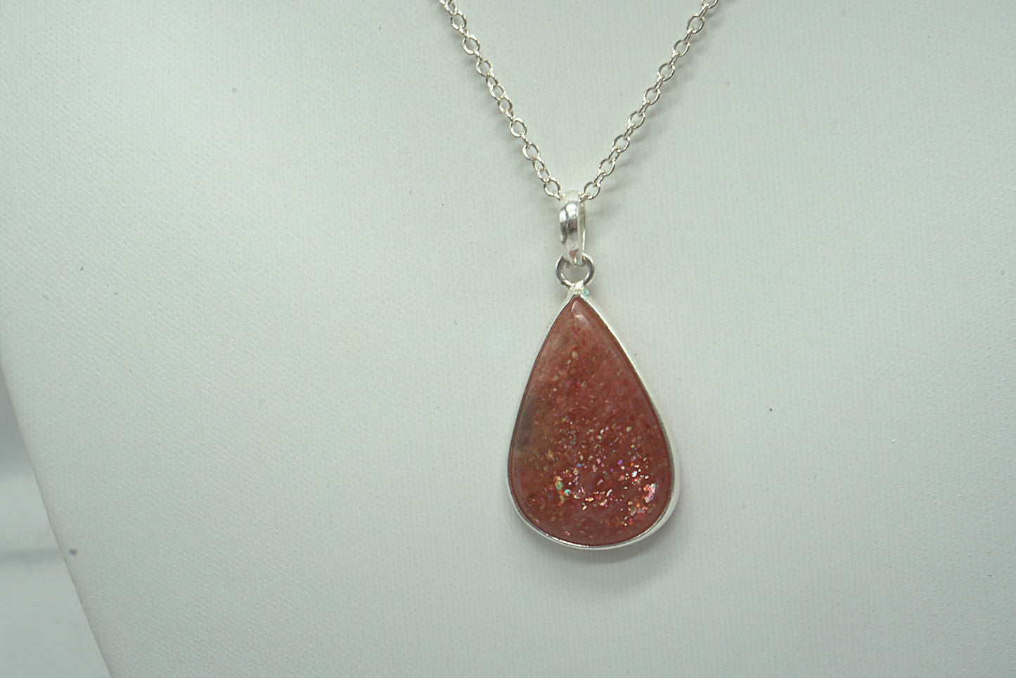 PENDENTIF PIERRE DE SOLEIL NATURELLE SERTI ARGENT (ref 1)