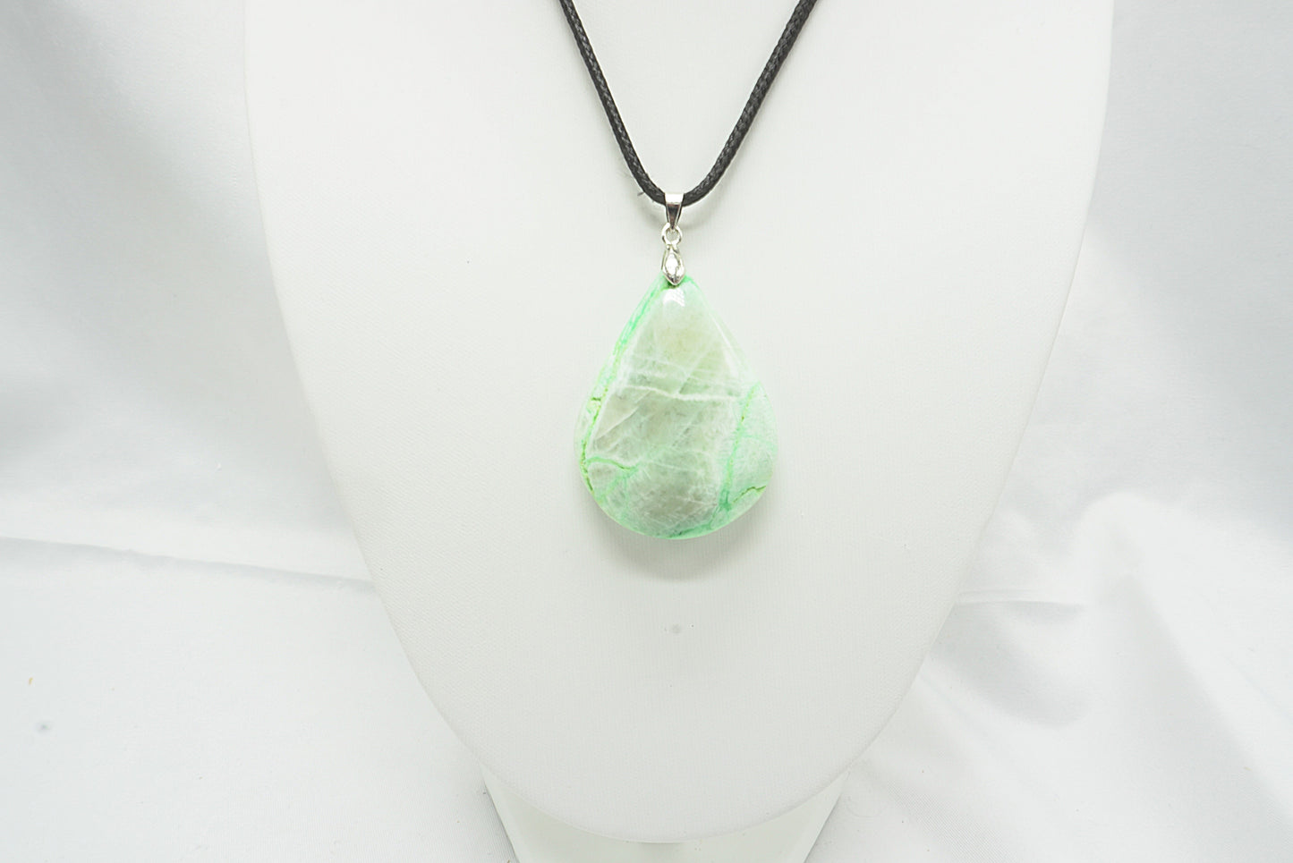 PENDENTIF GOUTTE GARNIERITE (ref 1)