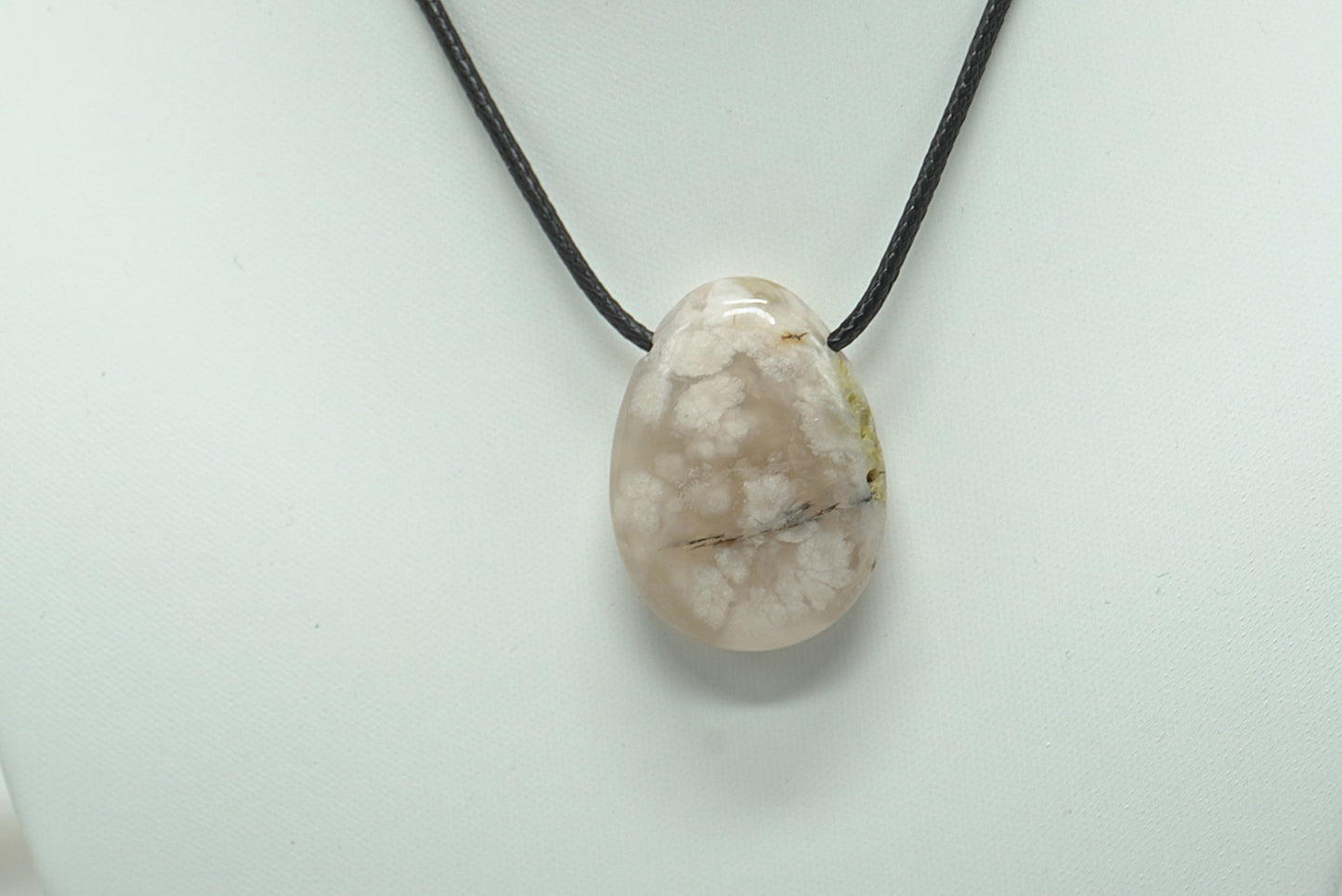PENDENTIF PIERRE PERCEE AGATE FLEUR