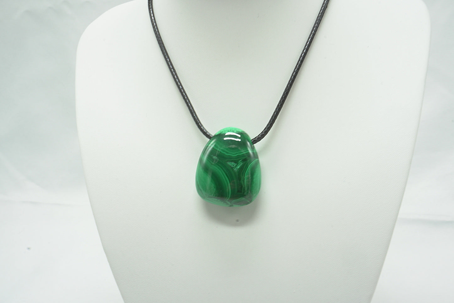 PENDENTIF PIERRE PERCEE MALACHITE