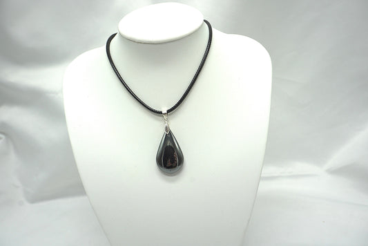PENDENTIF GOUTTE HEMATITE BELIERE ARGENT