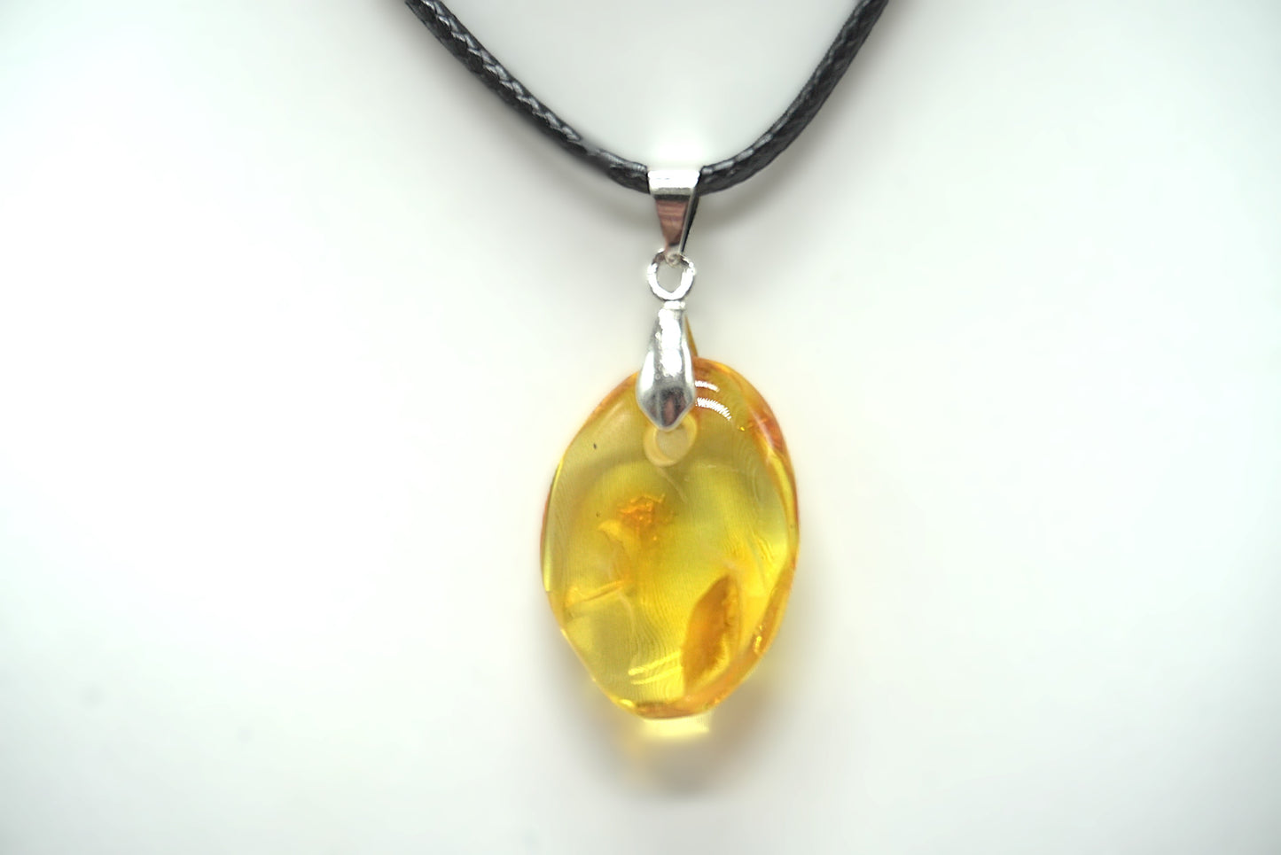 PENDENTIF PIERRE ROULEE AMBRE