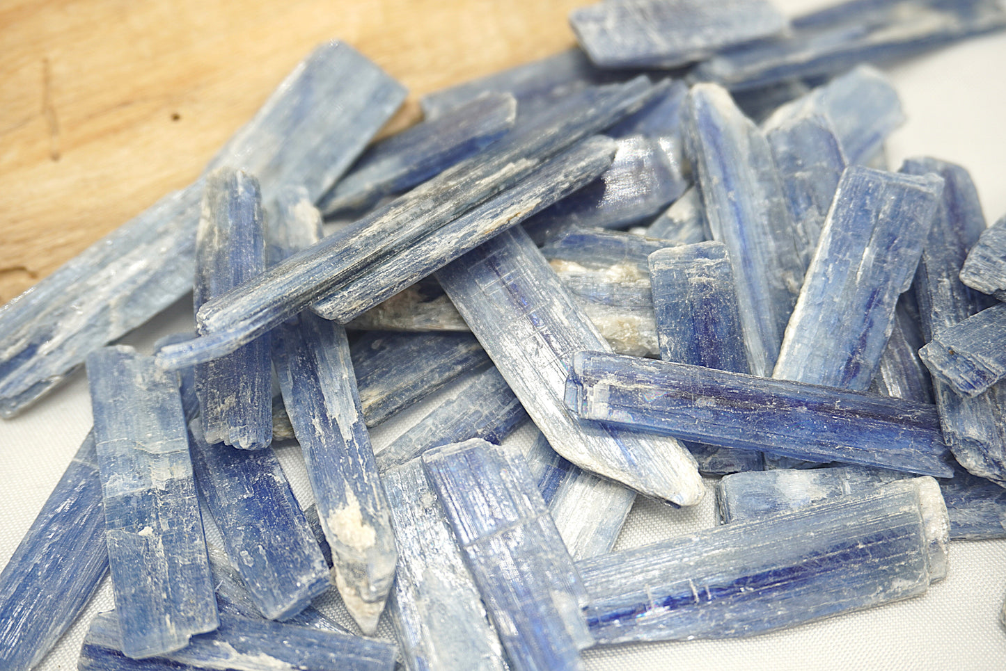 CYANITE BLEUE BRUTE