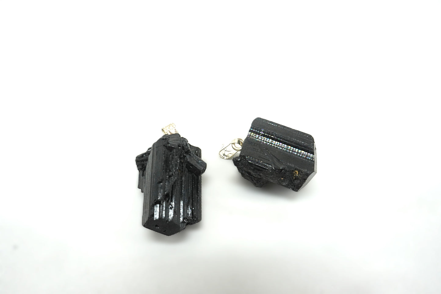 PENDENTIF TOURMALINE NOIRE BRUTE