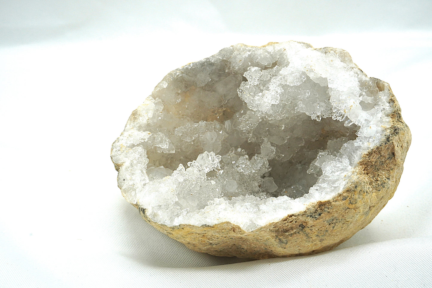DEMIE GEODE CRISTAL DE ROCHE 9 CM