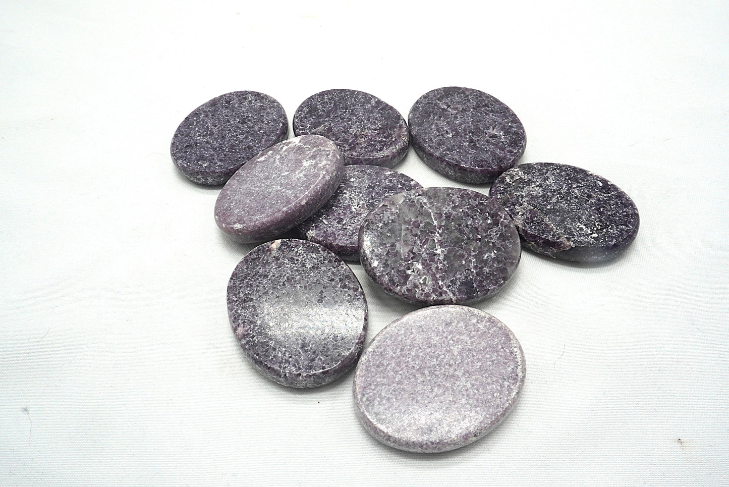 GALET PLAT LEPIDOLITE