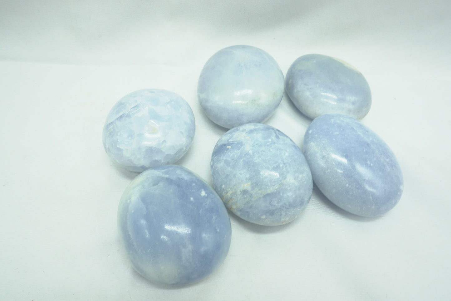 GALET CALCITE BLEUE (+ de 150 grammes)