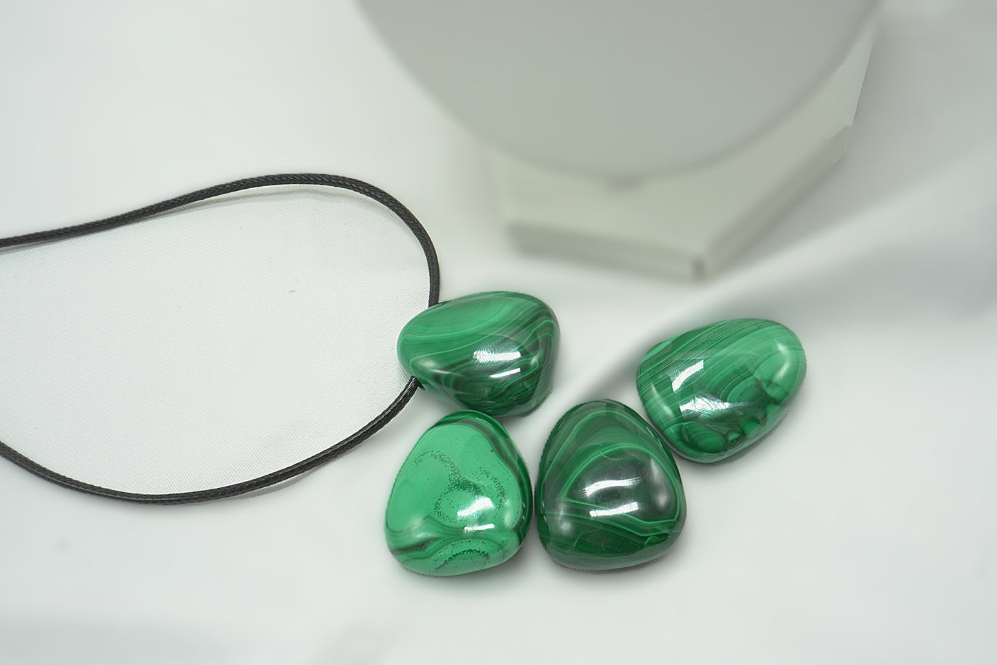 PENDENTIF PIERRE PERCEE MALACHITE