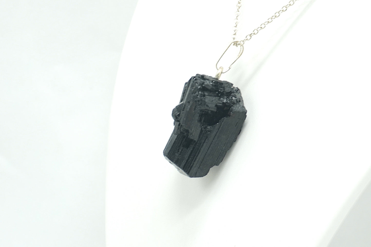 PENDENTIF TOURMALINE NOIRE BRUTE
