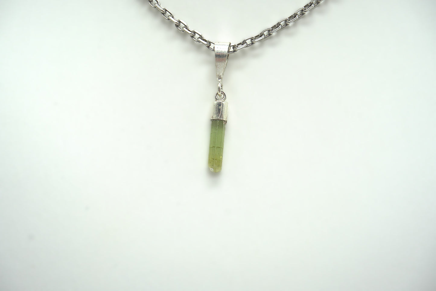 PENDENTIF TOURMALINE VERTE BELIERE ARGENT (ref 2)