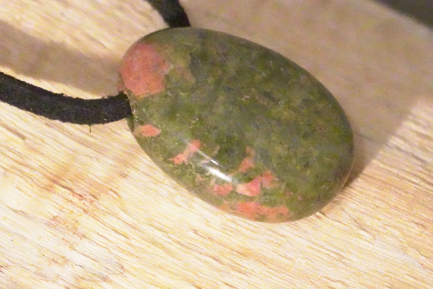 PENDENTIF UNAKITE PIERRE PERCEE