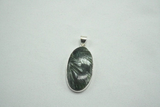 PENDENTIF SERAPHINITE SERTI ARGENT (12 grammes)