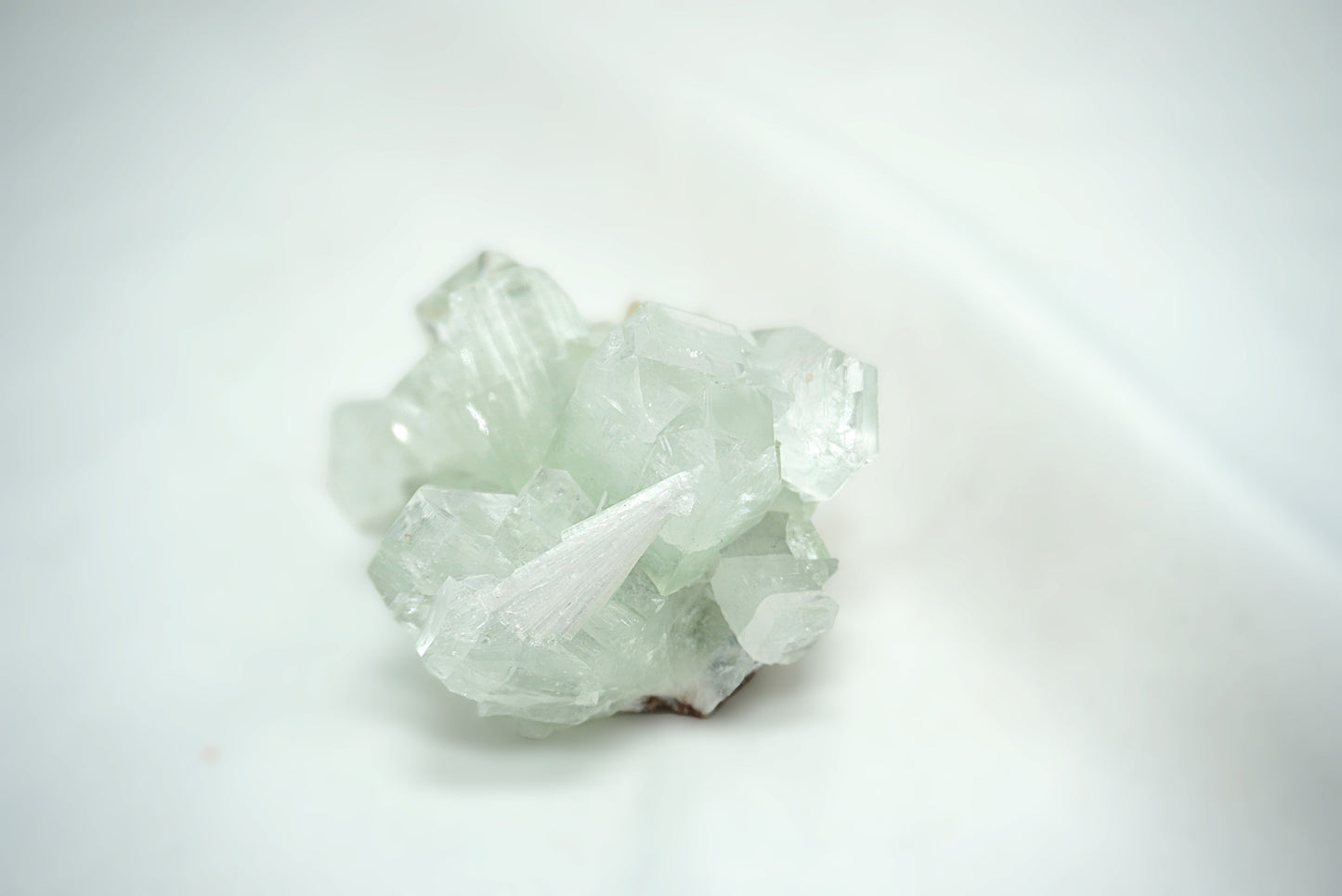 APOPHYLLITE VERTE BRUT (81 grammes)