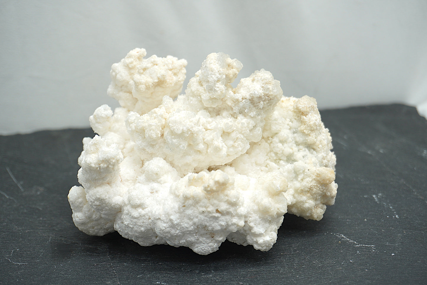 BRUT ARAGONITE BLANCHE (557 grammes)