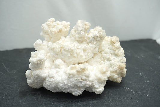 BRUT ARAGONITE BLANCHE (557 grammes)