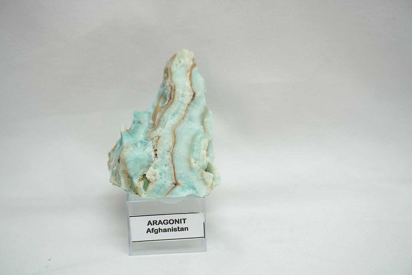 BRUT ARAGONITE BLEUE SUR SOCLE