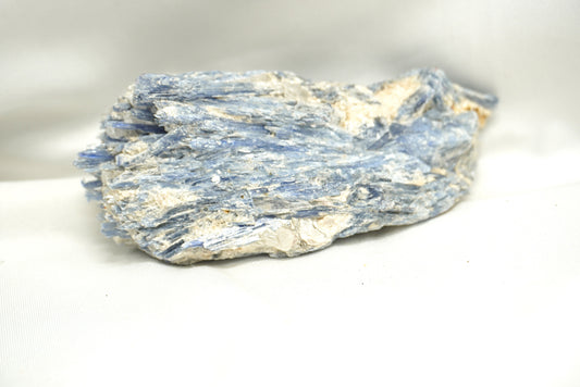 CYANITE BLEUE BRUT (180 grammes)