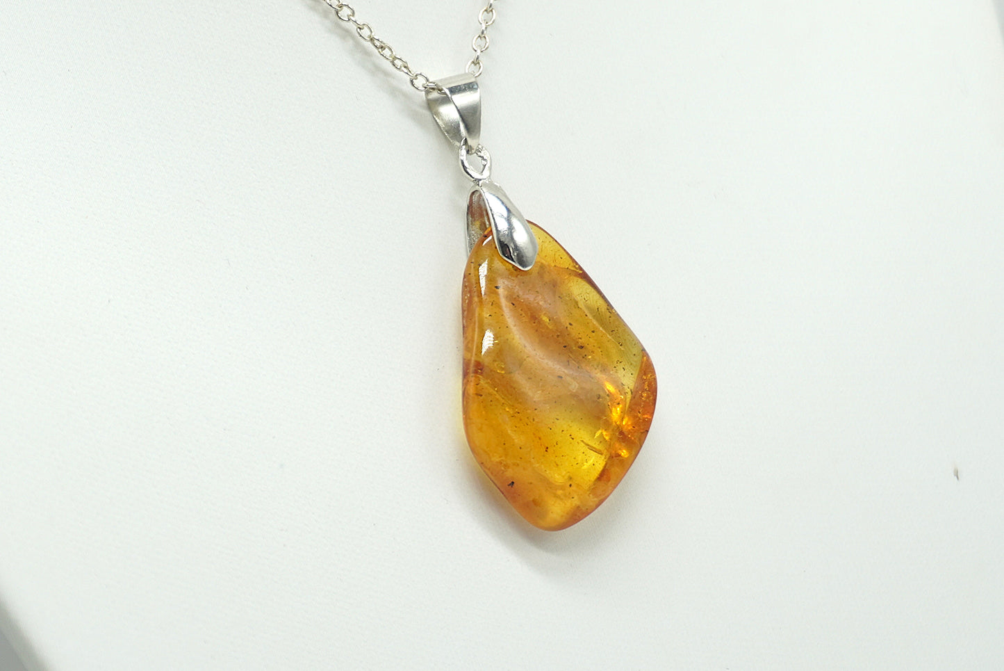 PENDENTIF AMBRE (ref 2)