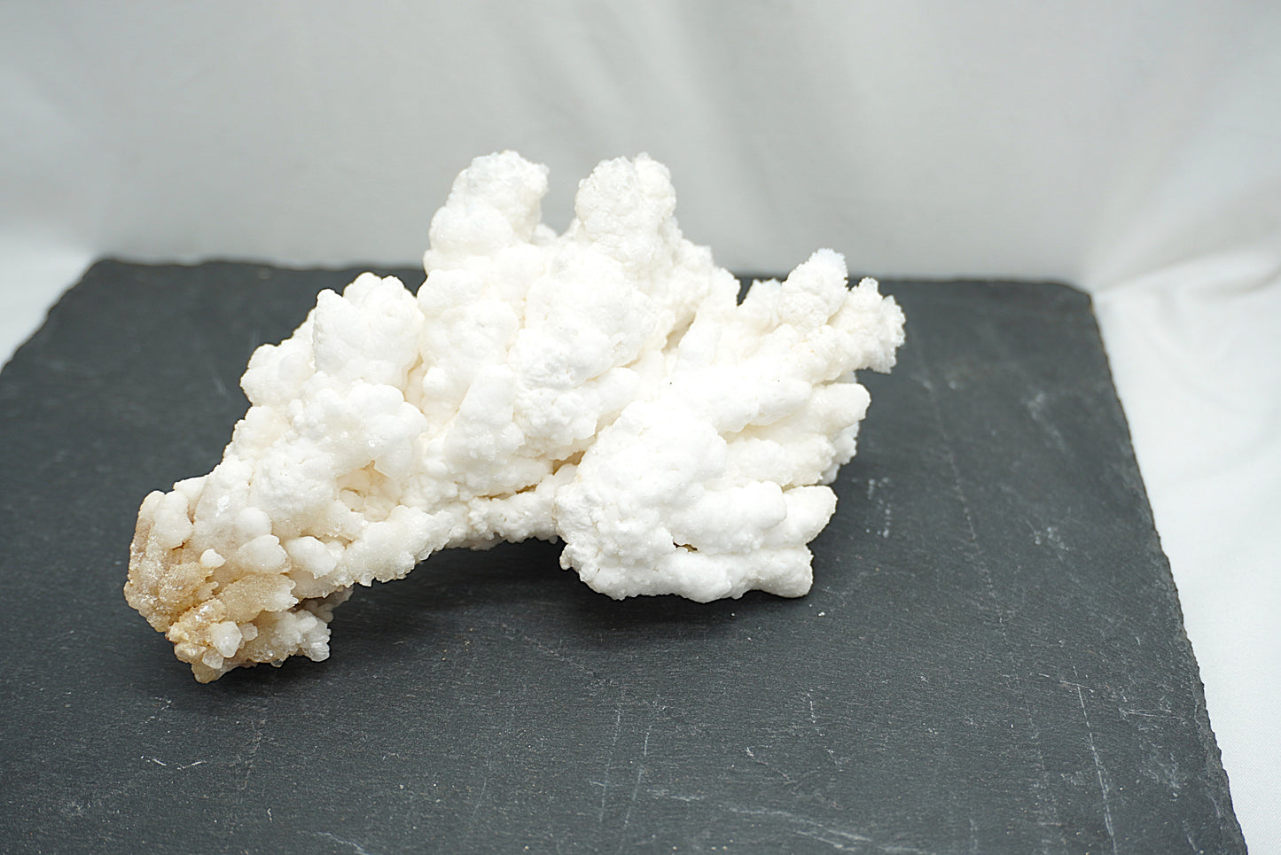 BRUT ARAGONITE BLANCHE (657 grammes)