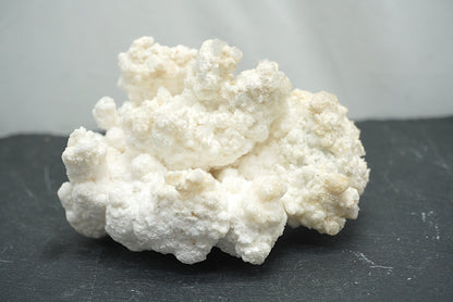 BRUT ARAGONITE BLANCHE (557 grammes)