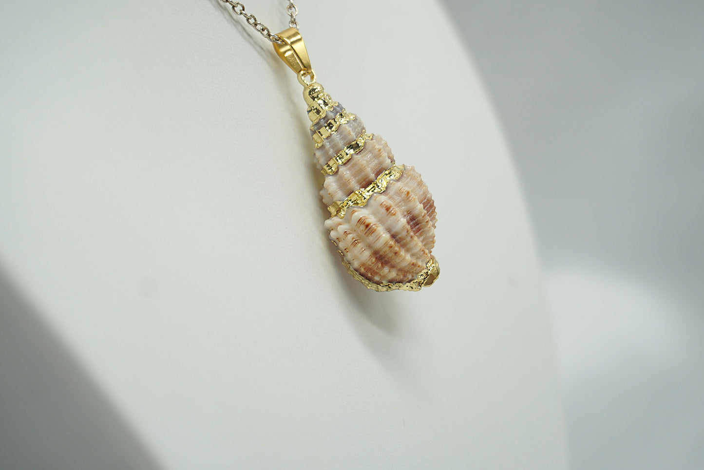 PENDENTIF COQUILLAGE TRITON