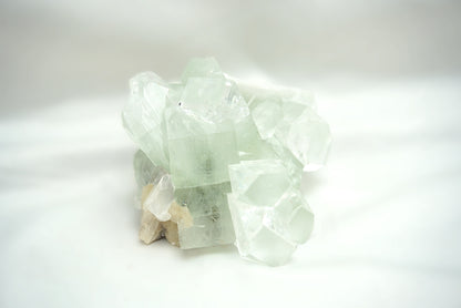 APOPHYLLITE VERTE BRUT (81 grammes)