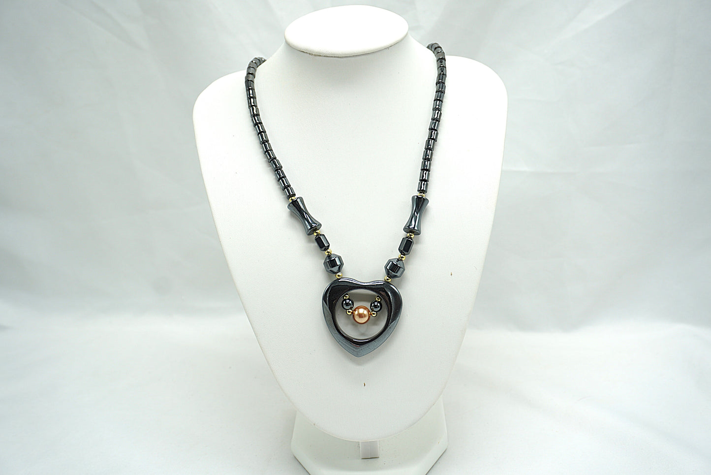 COLLIER COEUR HEMATITE
