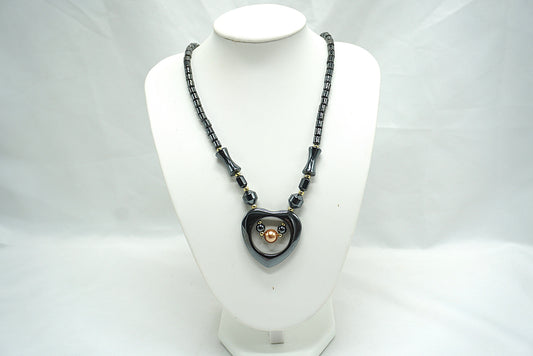 COLLIER COEUR HEMATITE