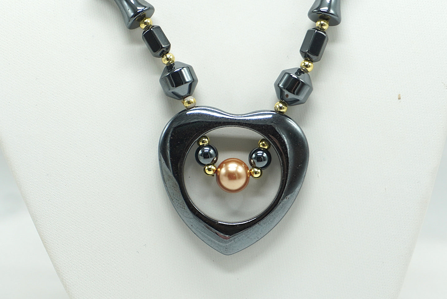COLLIER COEUR HEMATITE