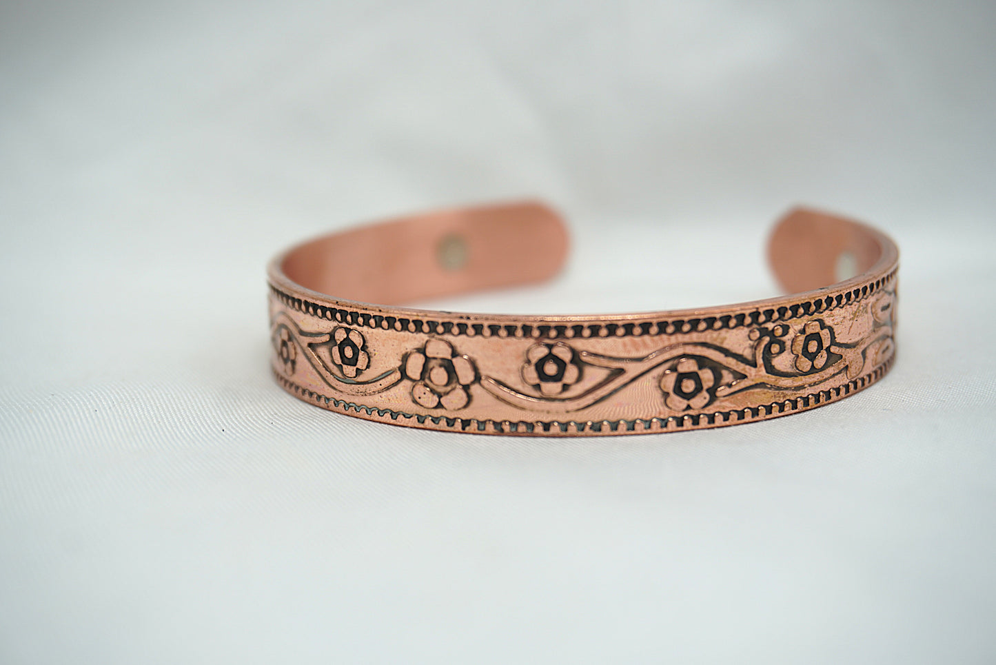 BRACELET CUIVRE MAGNETIQUE MOTIF FLORAL